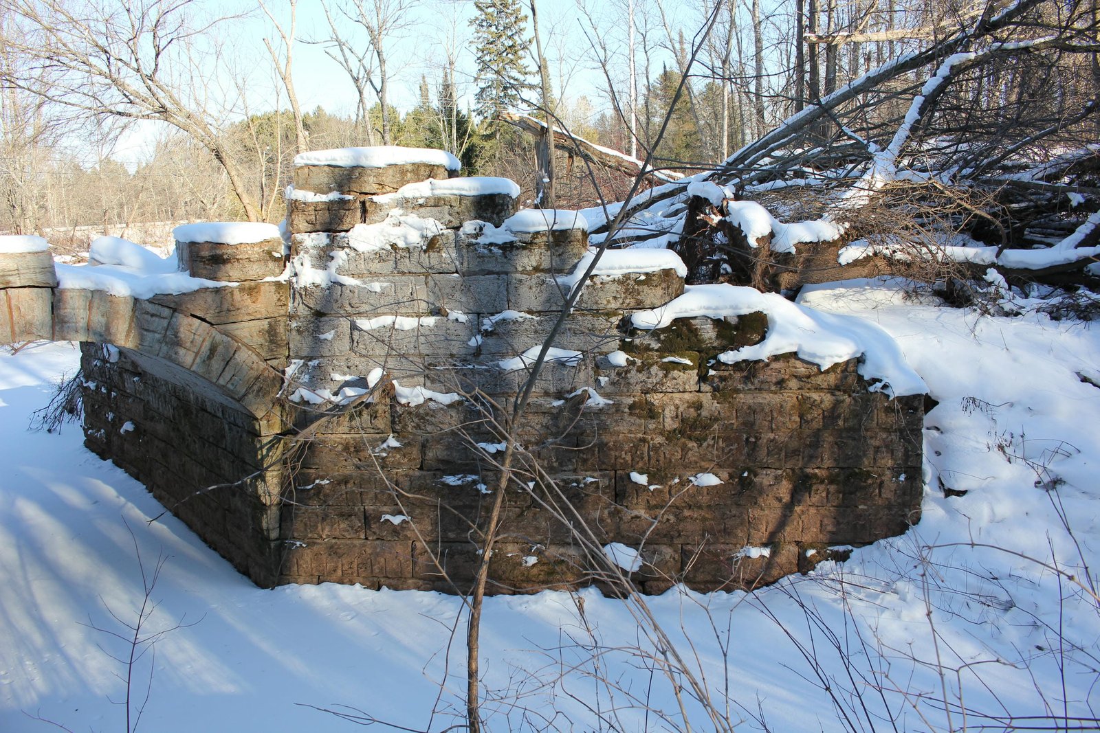 Southeast wing wall